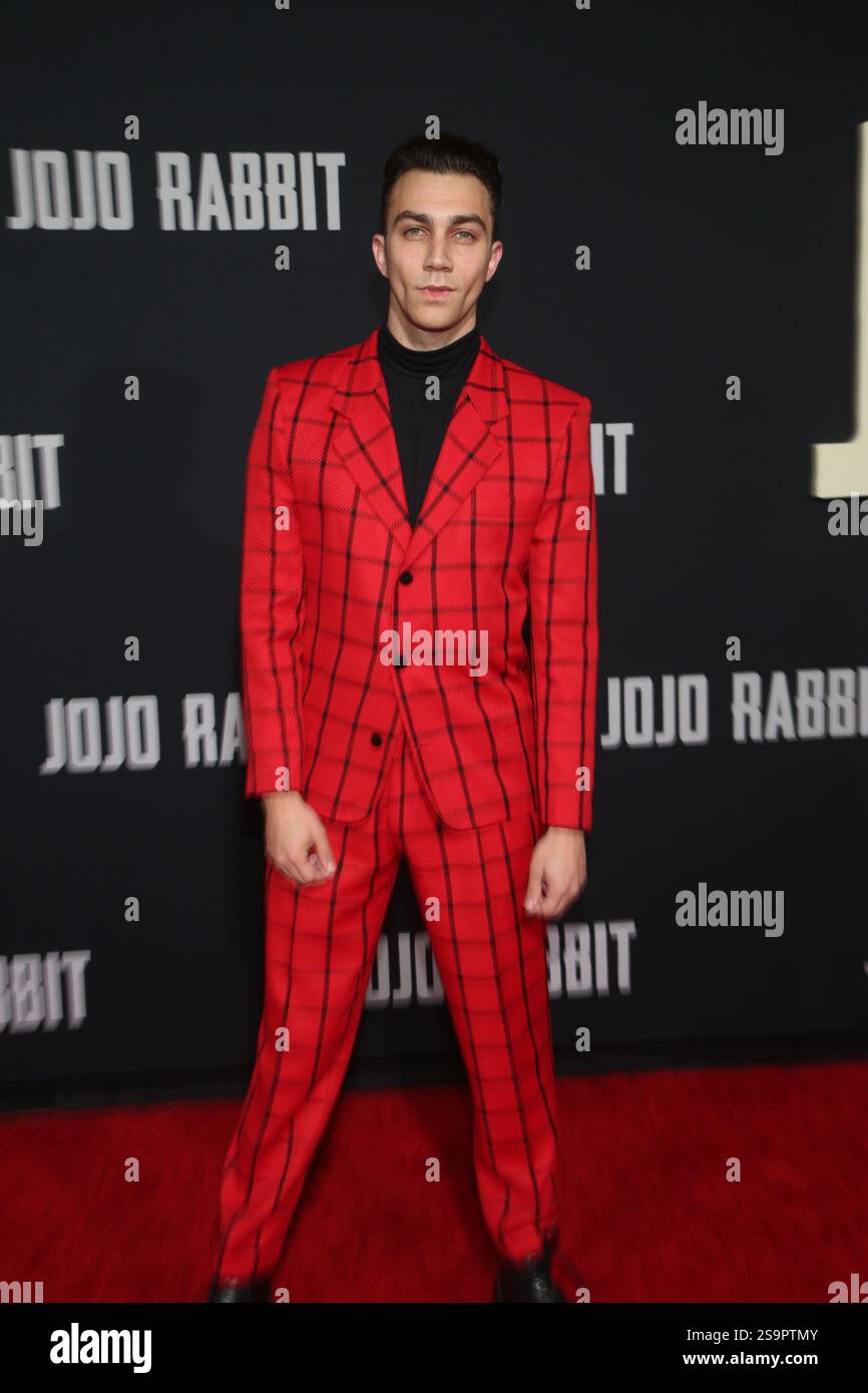 Luke Brandon Field bei der Filmpremiere „Jojo Rabbit“, Arrivals, Hollywood American Legion, Los Angeles, USA - 15. Oktober 2019 Stockfoto