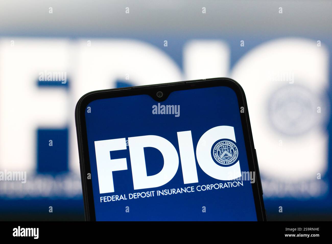 Kanada. Januar 2025. In dieser Abbildung wird das Logo der United States Federal Deposit Insurance Corporation (FDIC) auf einem Smartphone-Bildschirm angezeigt. (Foto von Thomas Fuller/SOPA Images/SIPA USA) *** ausschließlich für redaktionelle Nachrichten *** Credit: SIPA USA/Alamy Live News Stockfoto