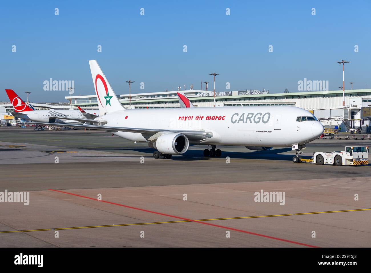 RAM Cargo Boeing 767-300F Flugzeug. Frachtflugzeug 767 der Royal Air Maroc Cargo startet. Stockfoto