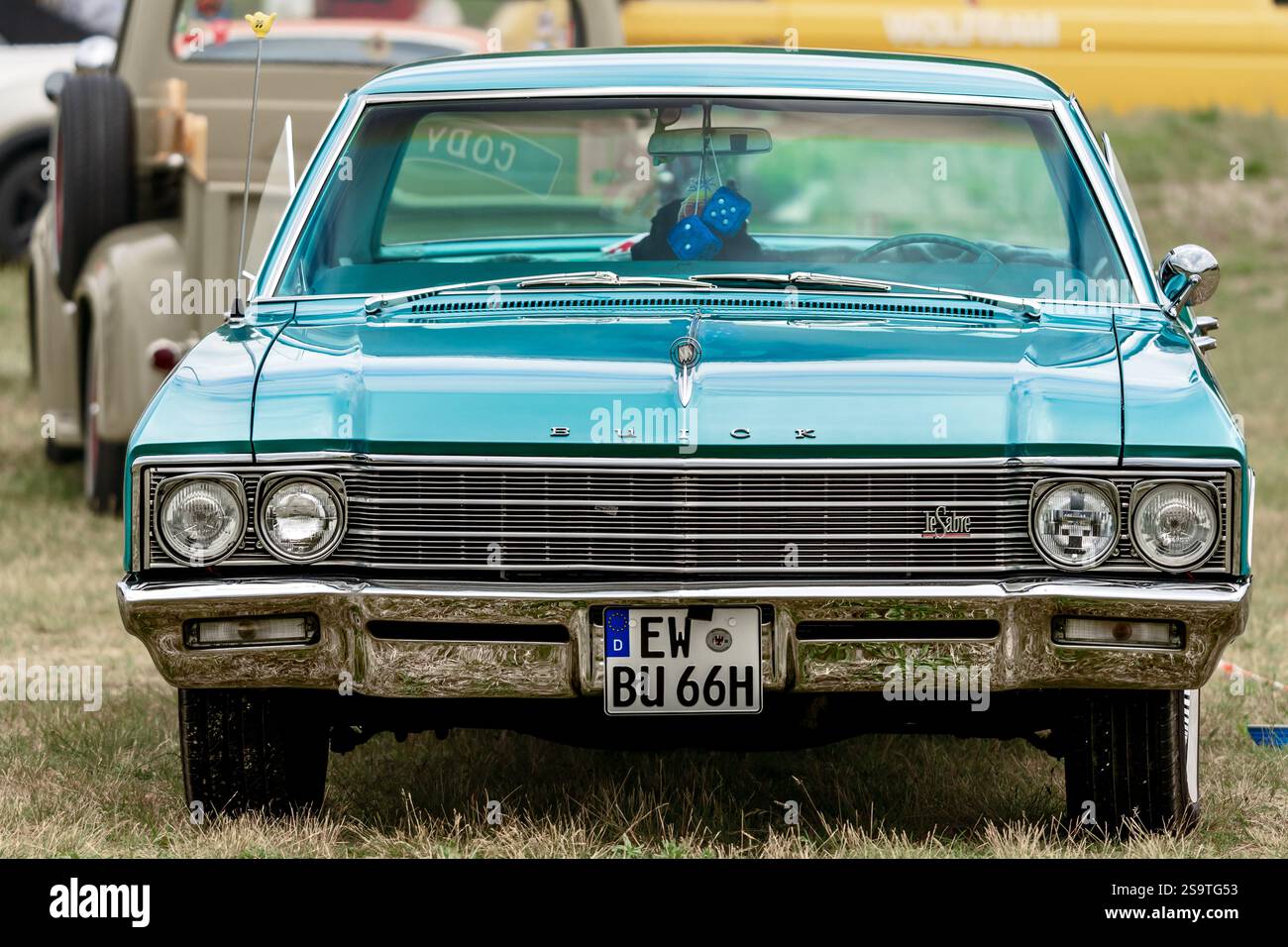 FINOWFURT, DEUTSCHLAND - 11. MAI 2024: Der Großwagen Buick LeSabre, 1966. Saisoneröffnung des Race 61 Festivals. Stockfoto