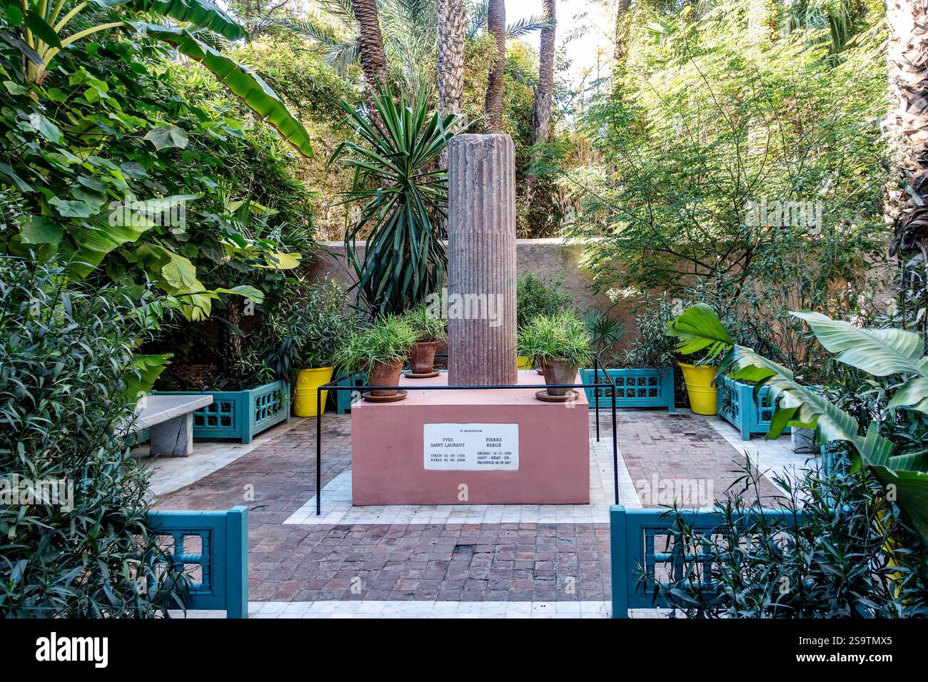 Die Gedenkstätte für Yves Saint Laurent und Pierre Bergé im Jardin Majorelle in Marrakesch, Morrocco, Gärten, die sie bei der Wiederherstellung halfen. Stockfoto