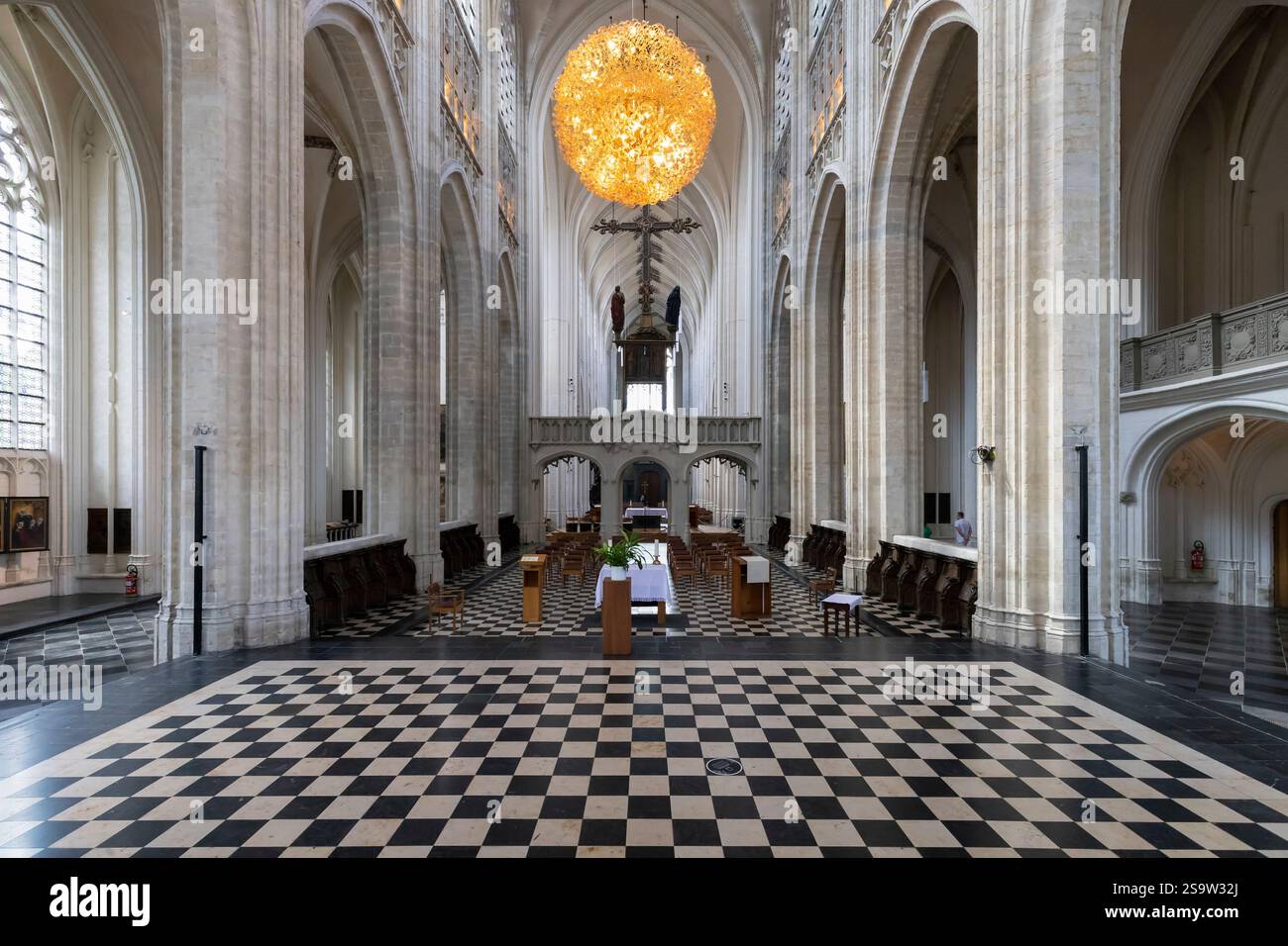 Inneres der Stiftskirche St. Peter - St. Peter Kirche, Löwen. Stockfoto