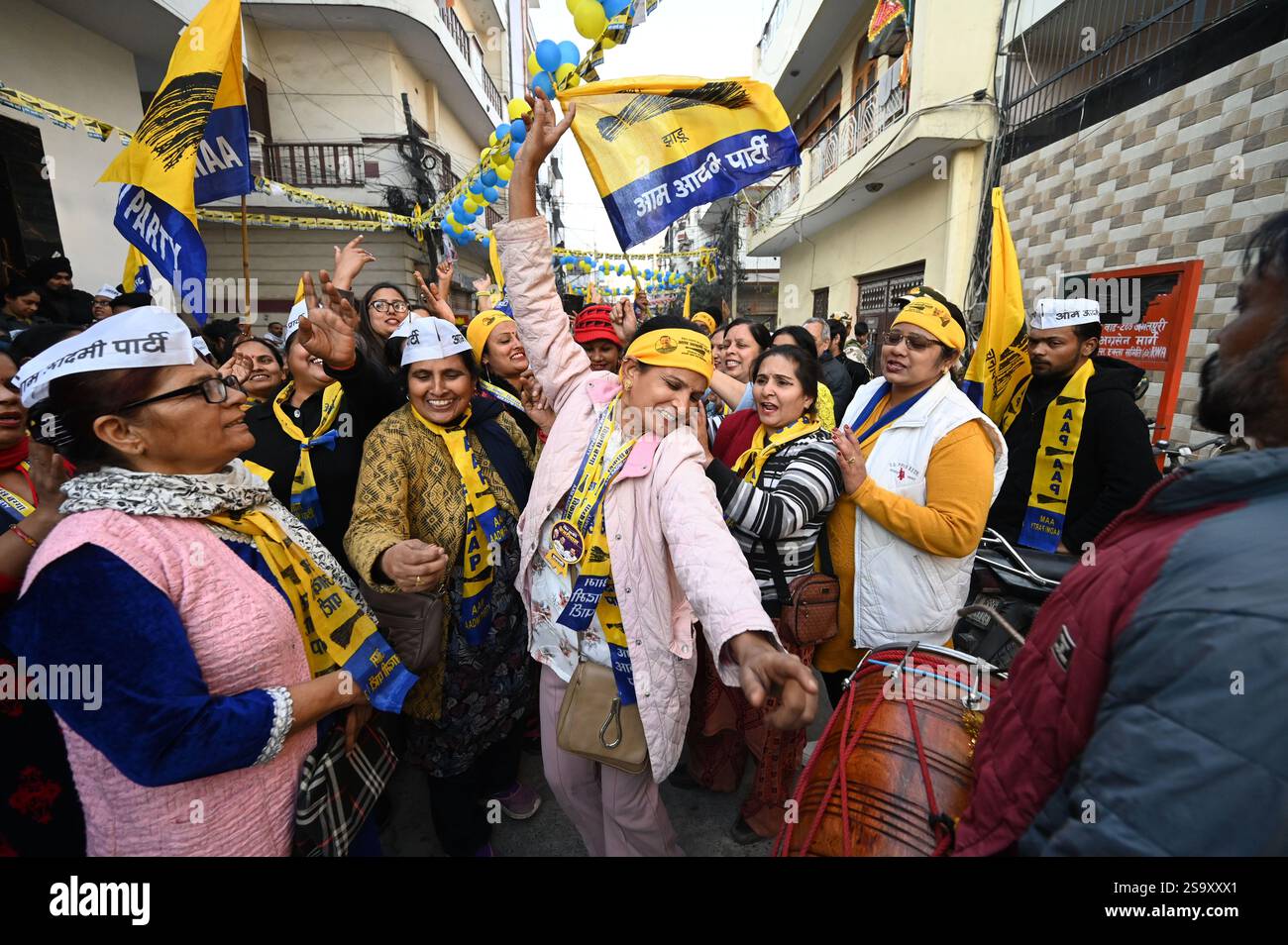 Neu-Delhi, Indien. Januar 2025. NEW DELHI, INDIEN - 27. JANUAR: AAP-Unterstützer wurden während eines Wahlkampfes in Krishna Nagar am 27. Januar 2025 in New Delhi gesehen. (Foto: Sanchit Khanna/Hindustan Times/SIPA USA) Credit: SIPA USA/Alamy Live News Stockfoto