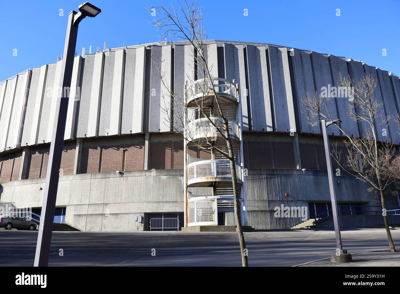 Das Pacific Coliseum, Heimat der Vancouver Canucks der NHL von 1970 bis 1995, auf dem Pacific National Exhibition Grounds in Vancouver, BC. Stockfoto
