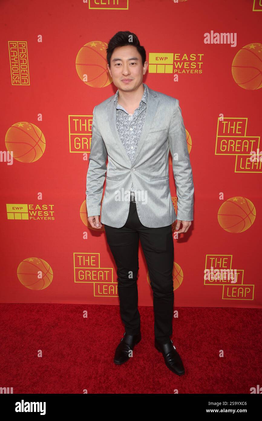 Andrew GE kommt am 10. November 2019 zur Eröffnungsnacht von „The Great Leap“ im Pasadena Playhouse in Pasadena, Kalifornien Stockfoto