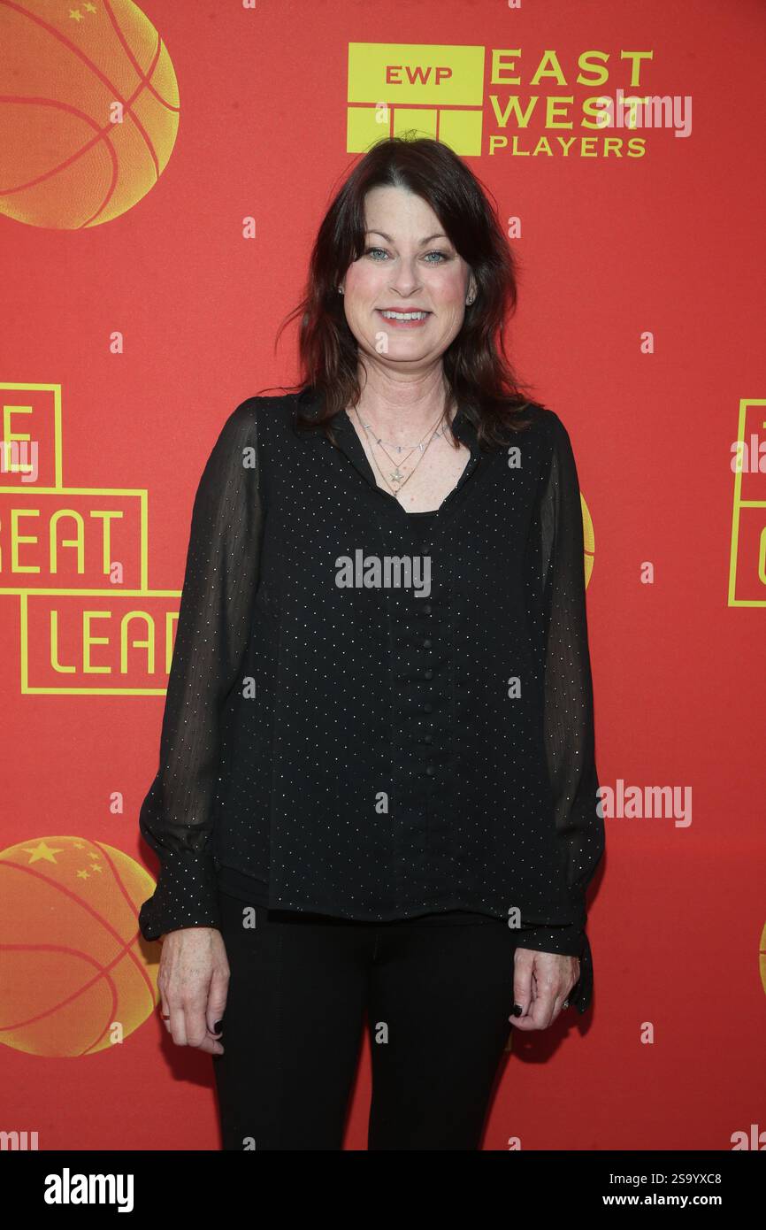 Erin Alden kommt am 10. November 2019 zur Eröffnungsnacht von „The Great Leap“ im Pasadena Playhouse in Pasadena, Kalifornien Stockfoto