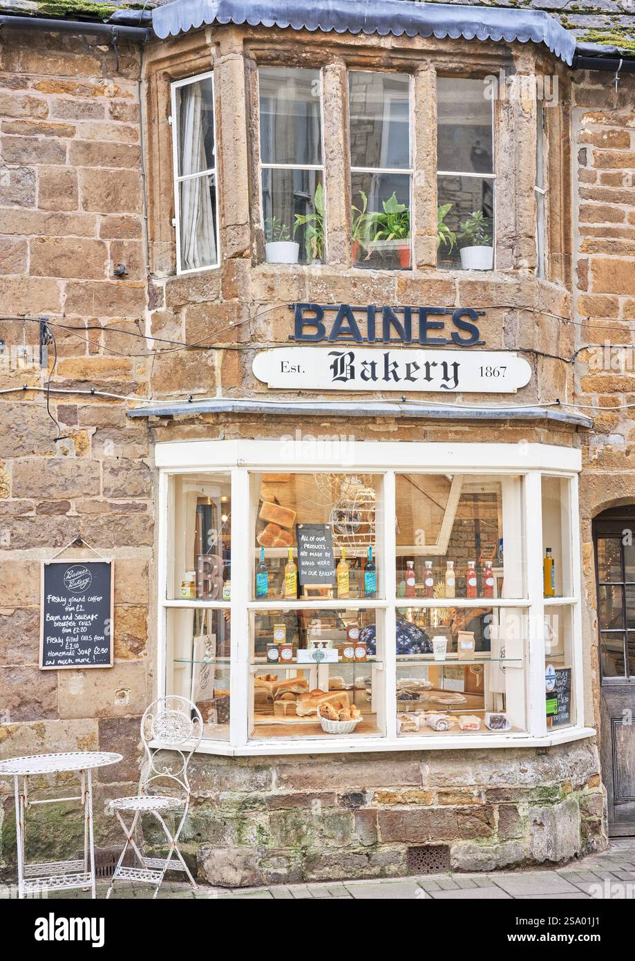 Baines Bakery Shop (gegründet 1867) in der Marktstadt Uppingham, England. Stockfoto