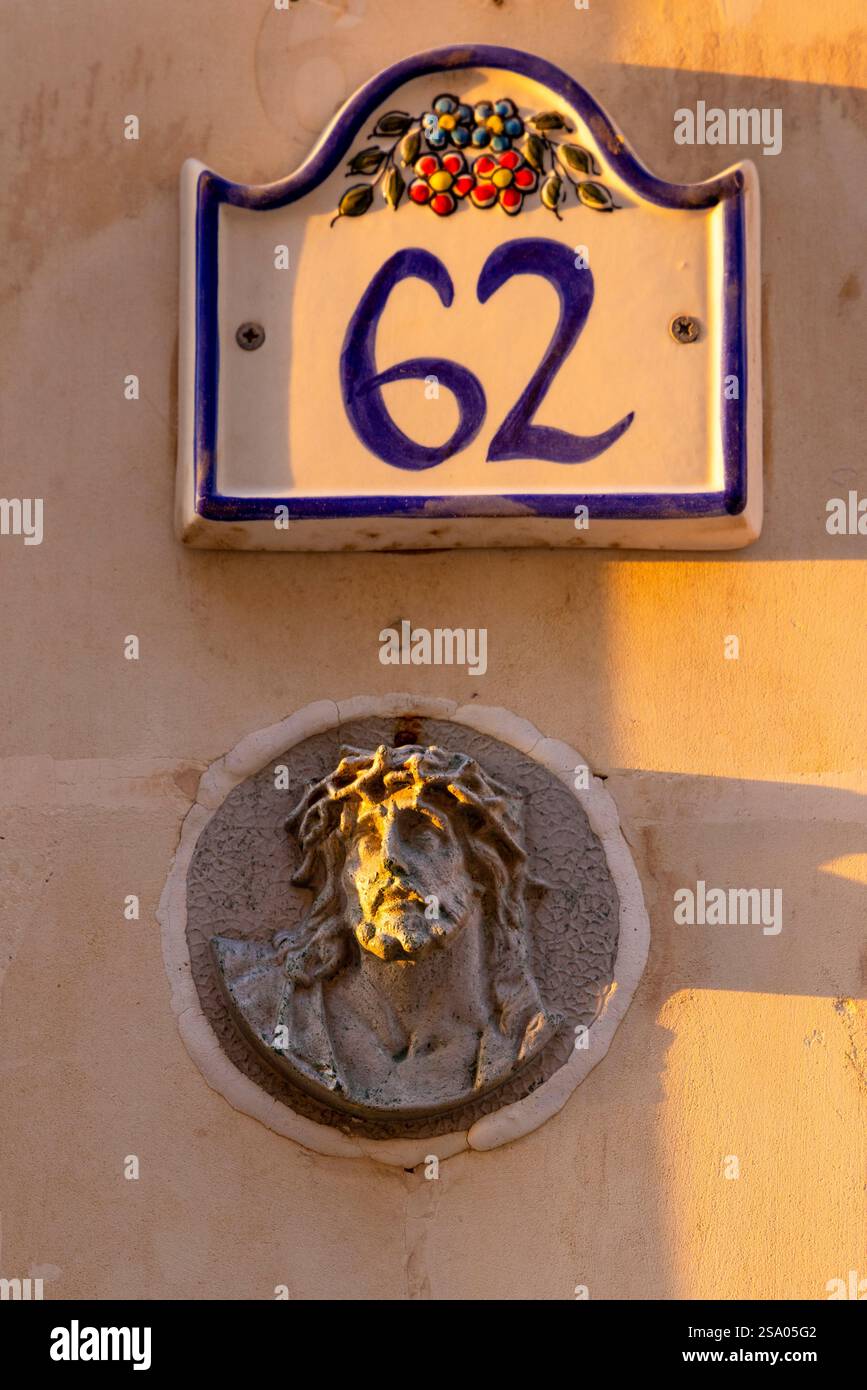 Hausnummer, Birgu, Malta, Südeuropa Stockfoto