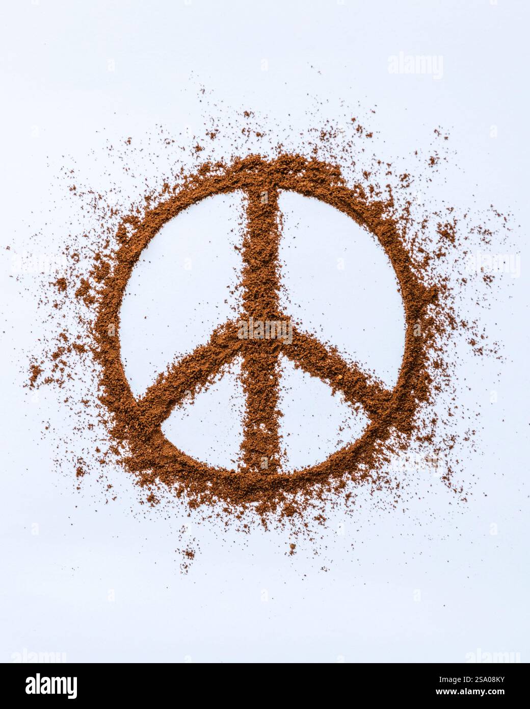 Friedenssymbol mit Kaffeesatz in Studio Photography Stockfoto
