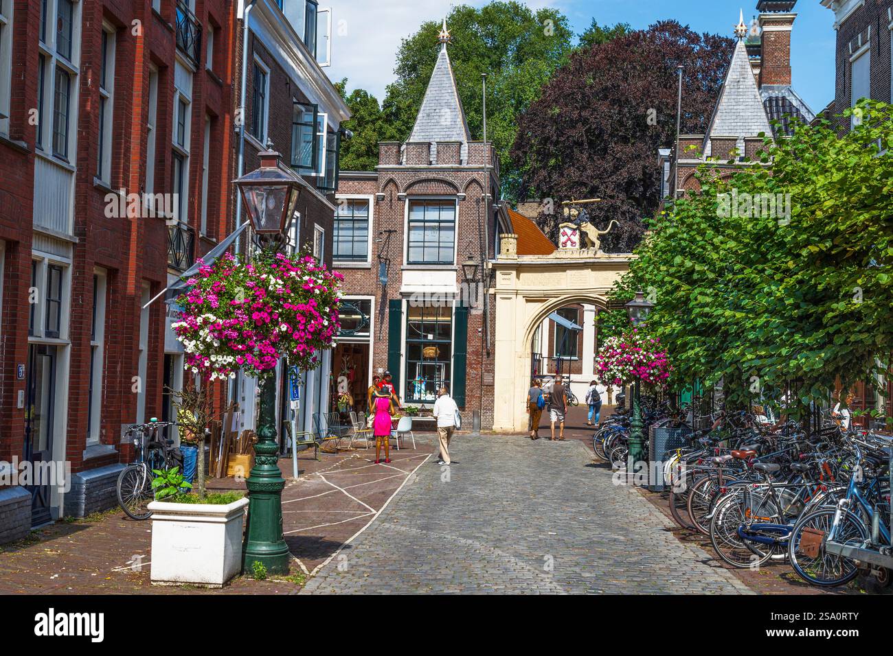 Eingangstor zur Burg Leiden, eines der ältesten erhaltenen Beispiele einer Burg in den Niederlanden. Stockfoto