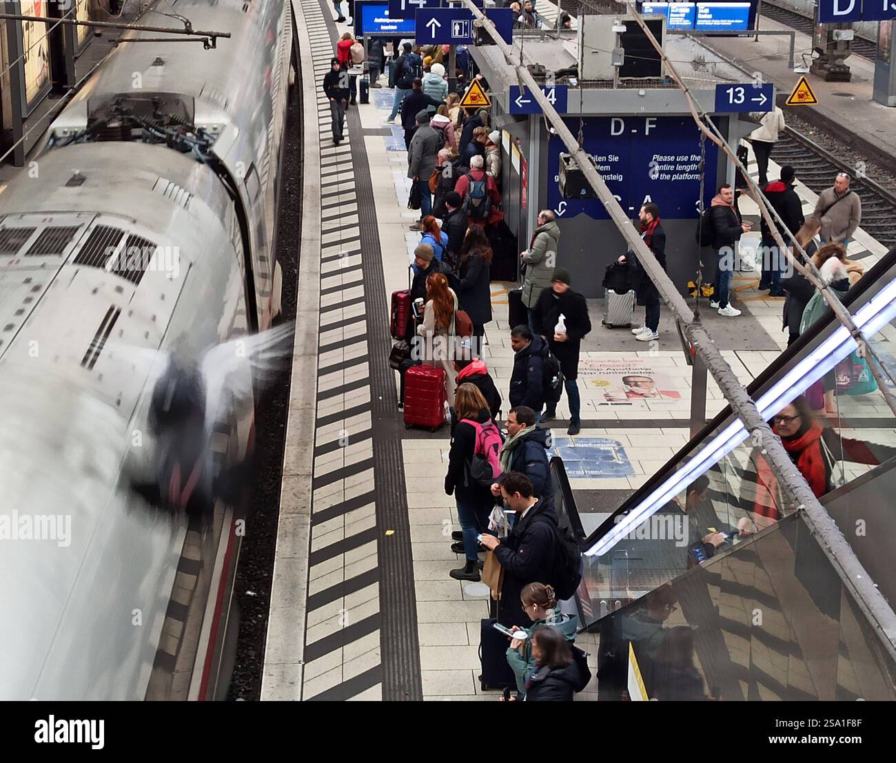 Günstig Nach Hamburg Mit Der Bahn Deutsche Bahn -Einblicke bei einer Bahnfahrt mit Start im Bahnhof