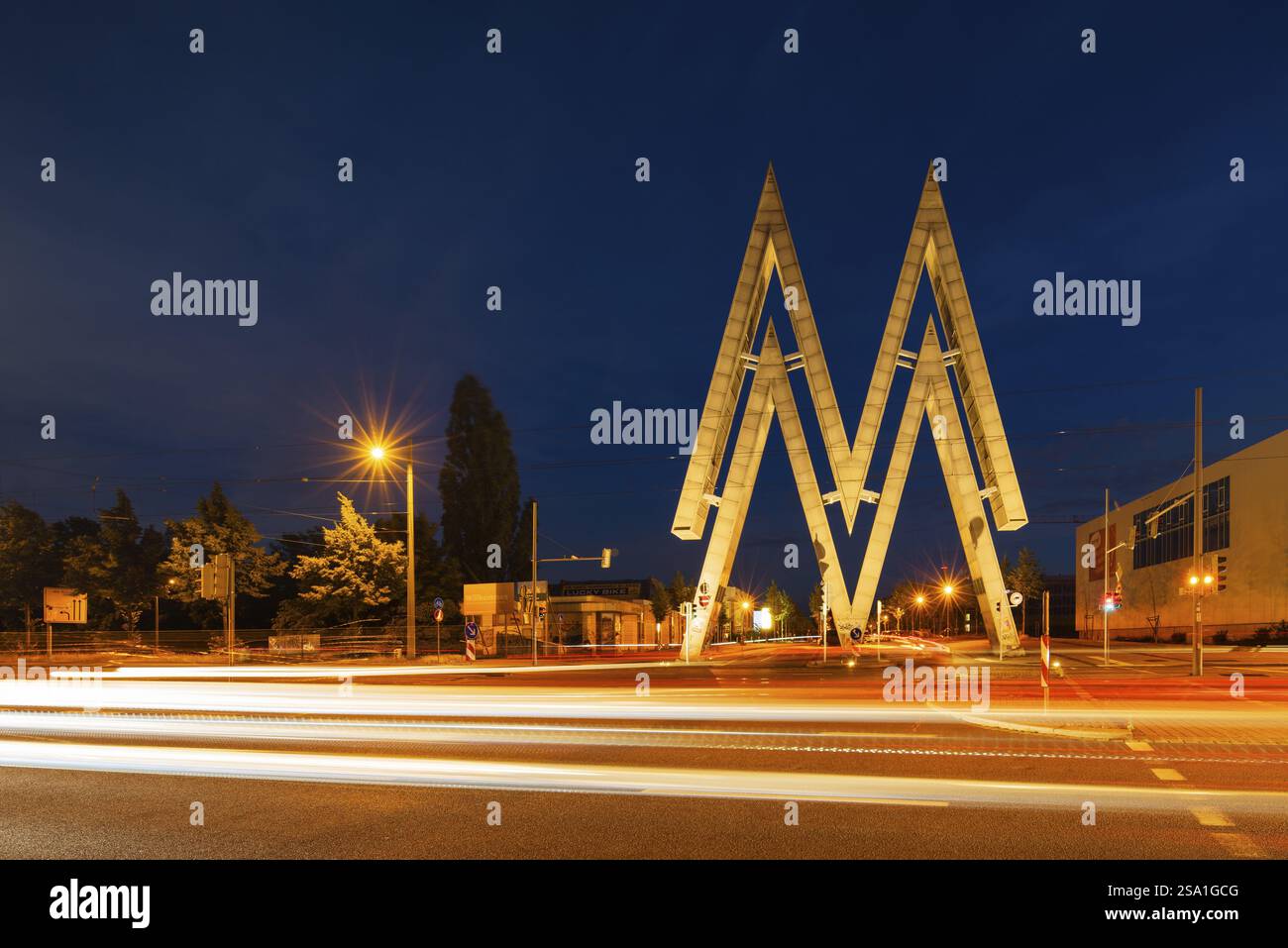 Double-M, Messe-M, Logo der Leipziger Messe, altes Messegelände, Night Shot, Leipzig, Sachsen, Deutschland, Europa Stockfoto