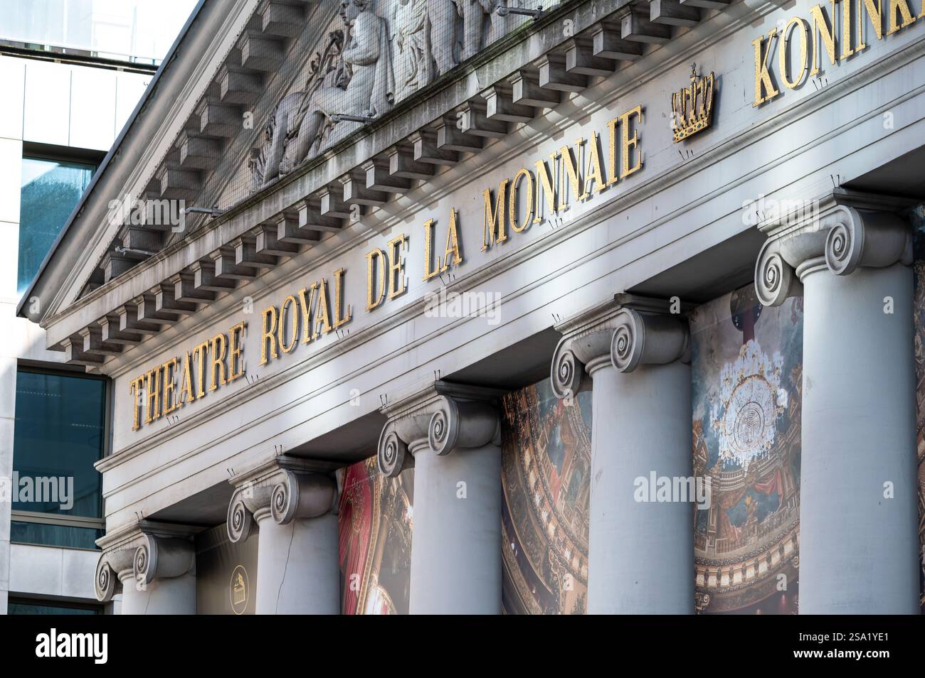 Detail des Königlichen Operntheaters am Place de la Monnaie, Stadtzentrum von Brüssel, Belgien, 27. JAN 2025 Stockfoto Detail des Königlichen Operntheaters am Place de la Monnaie, Stadtzentrum von Brüssel, Belgien, 27. JAN 2025 Stockfoto