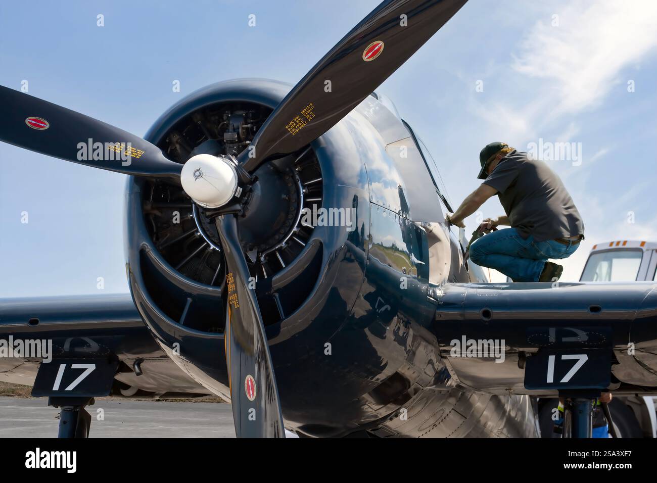 Grumman F6F Hellcat betankt in der Boundary Bay Kanada Stockfoto