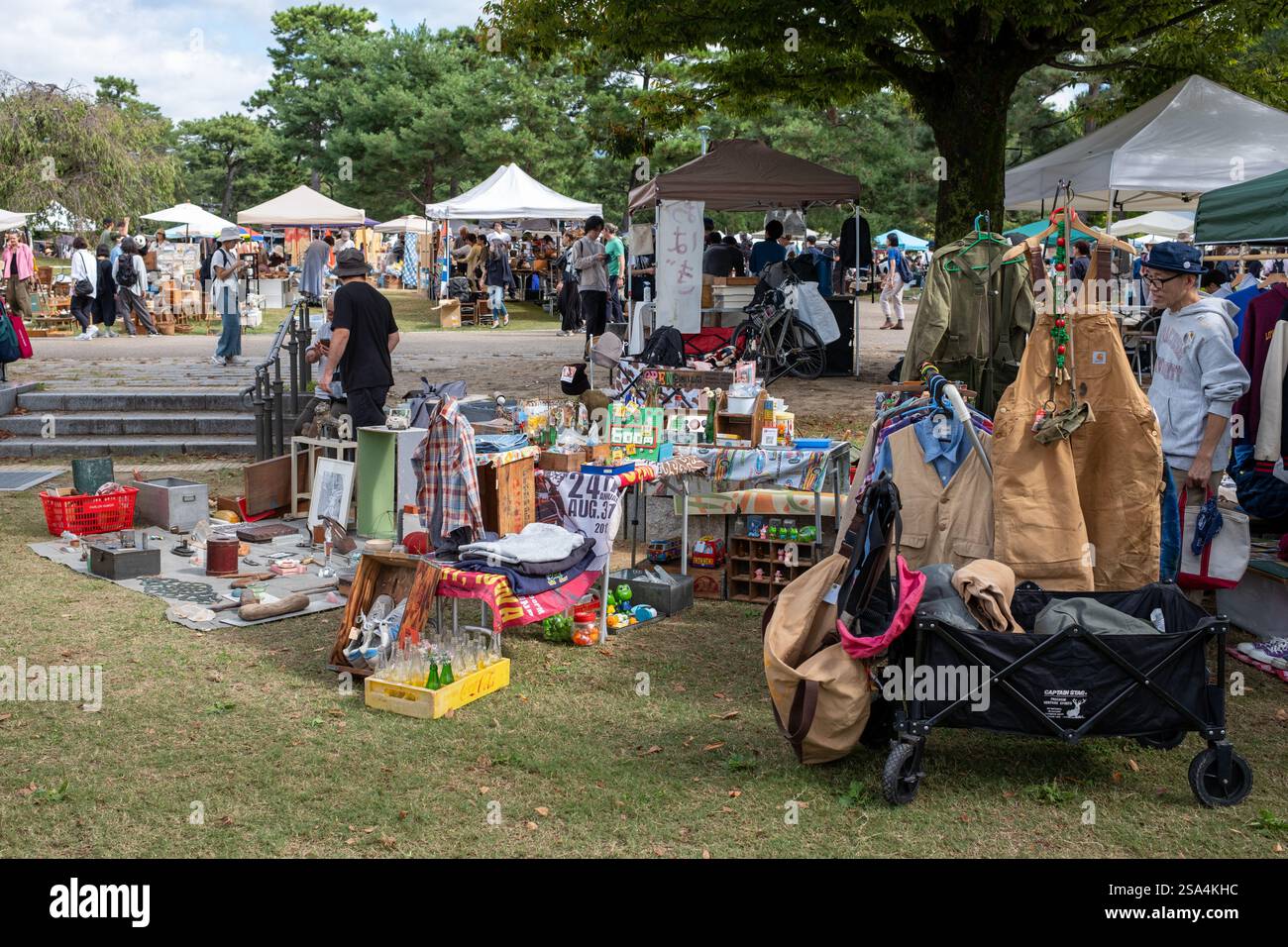 Heian Vintage Antiques Flohmarkt im Okazaki Park in Kyoto Japan Stockfoto