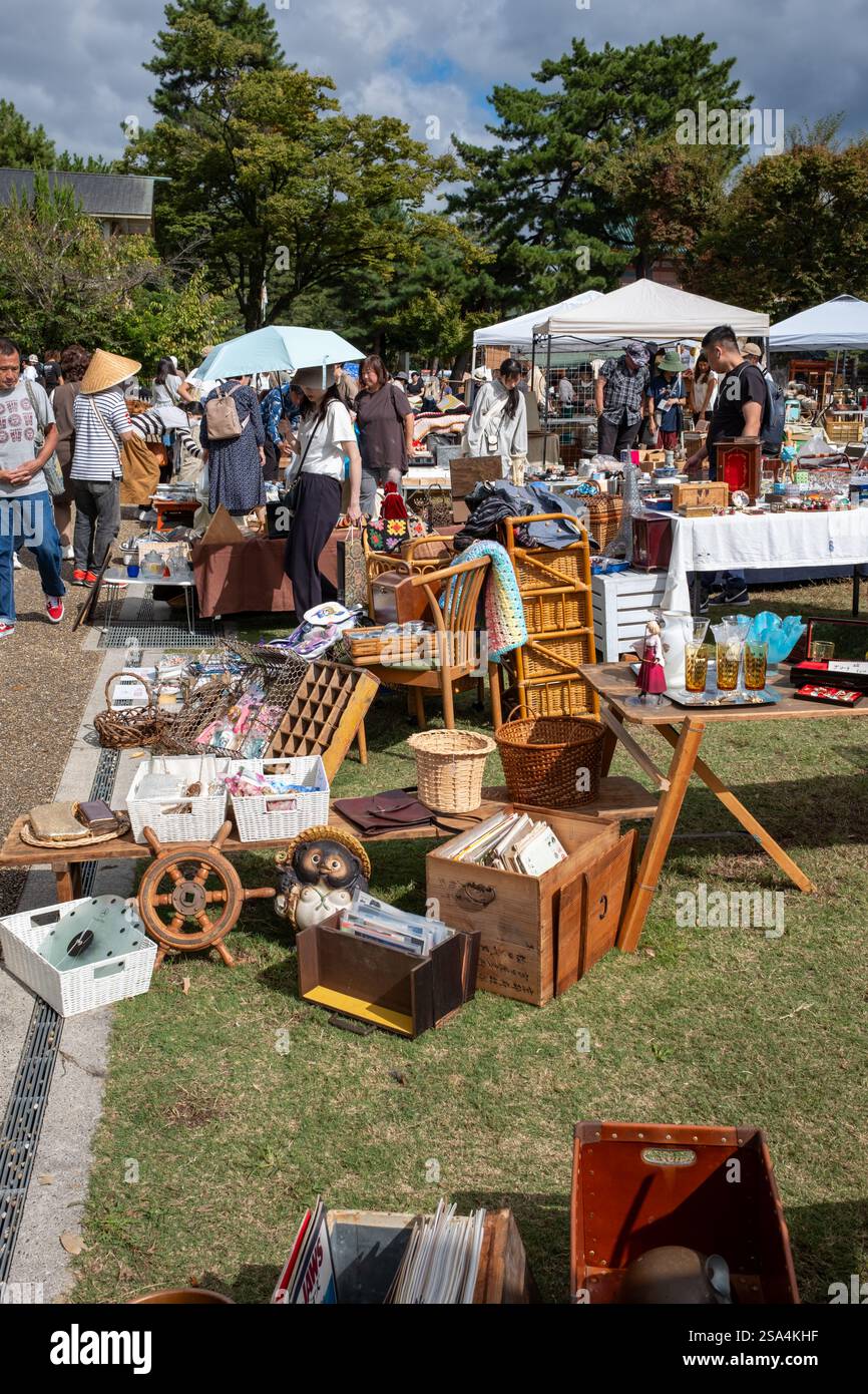 Heian Vintage Antiques Flohmarkt im Okazaki Park in Kyoto Japan Stockfoto