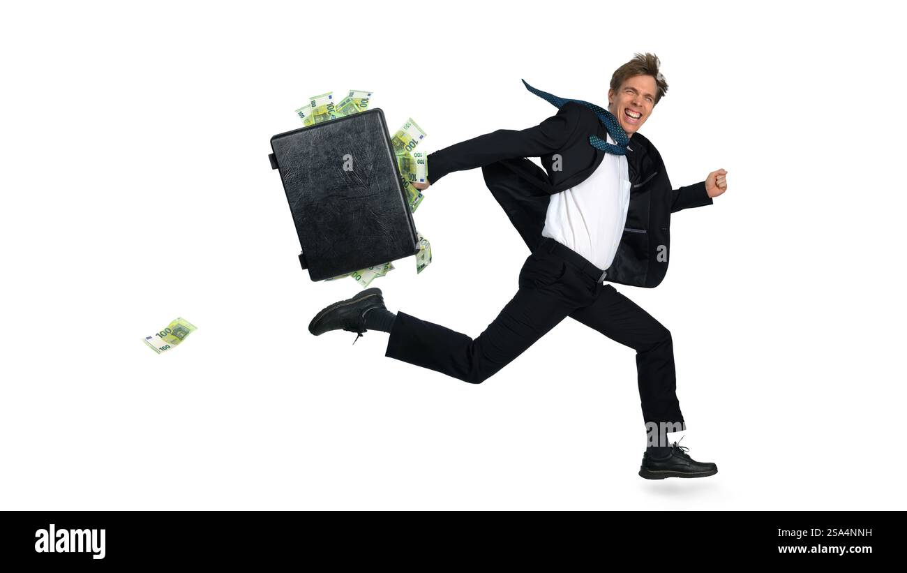 Ein aufgeregter Mann mit schmutzigem Grinsen, der schnell mit einer Aktentasche voller Euro-Bargeld davonläuft, ein lustiges Konzept für Geld, Erfolg, Gewinn oder Reichtum Stockfoto