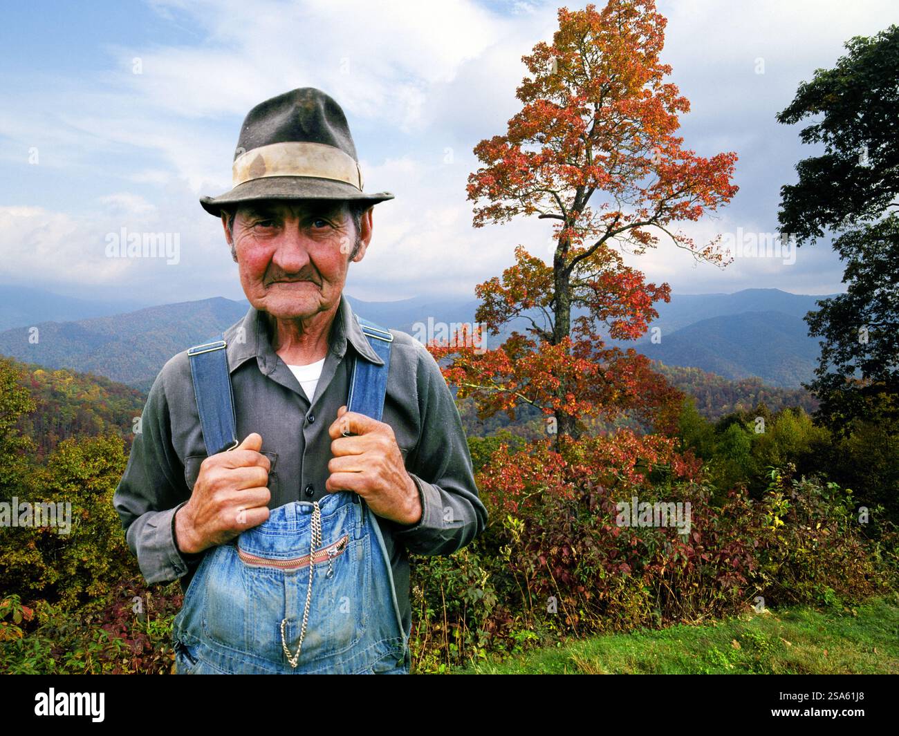 Ein Mondscheinmacher in den Blue Ridge Mountains in Appalachia, im Osten der Vereinigten Staaten. Stockfoto
