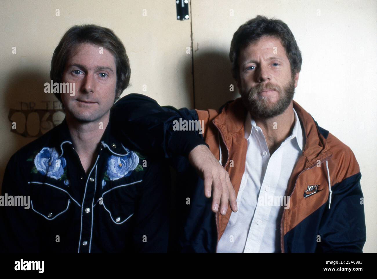 Roger McGuinn und Chris Hillman von den Byrds fotografierten 1983 Credit: MPIRR/MediaPunch Stockfoto