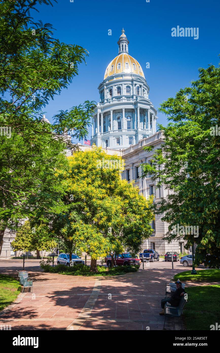 Denver, CO USA - 27. Juni 2018: Außenansicht des Gold Dome des Colorado State Capitol Building. Stockfoto