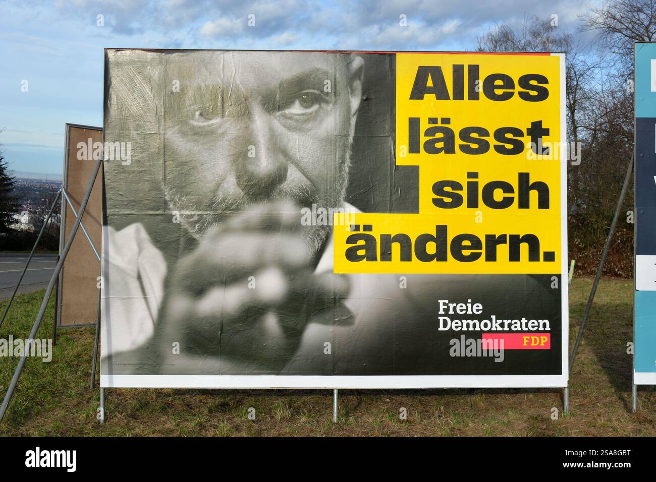 Heidelberg - 25. Januar 2025: Wahlnillboard-Plakat zur Bundestagswahl 2025 mit Werbung für Liber Stockfoto