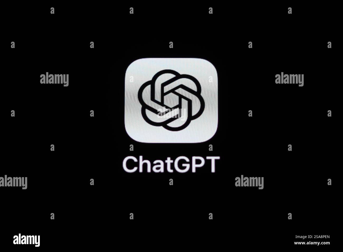 Die Applikation-App ChatGPT des US-amerikanischen Softwareunternehmens OpenAI ist auf dem Display eines iPhone zu sehen. Rottweil Baden-Württemberg Deutschland *** die ChatGPT-App des US-Softwareunternehmens OpenAI ist auf dem Display eines iPhone Rottweil Baden Württemberg zu sehen Stockfoto