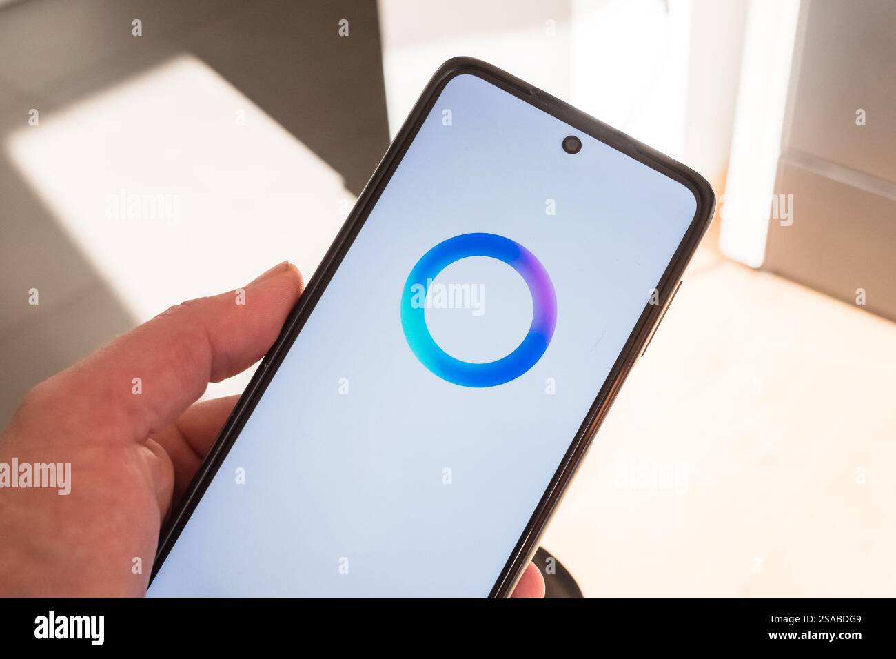 Slowenien, Ljubljana - 28. Dezember 2025: Meta-KI-Logo wird auf dem Smartphone-Bildschirm angezeigt Stockfoto