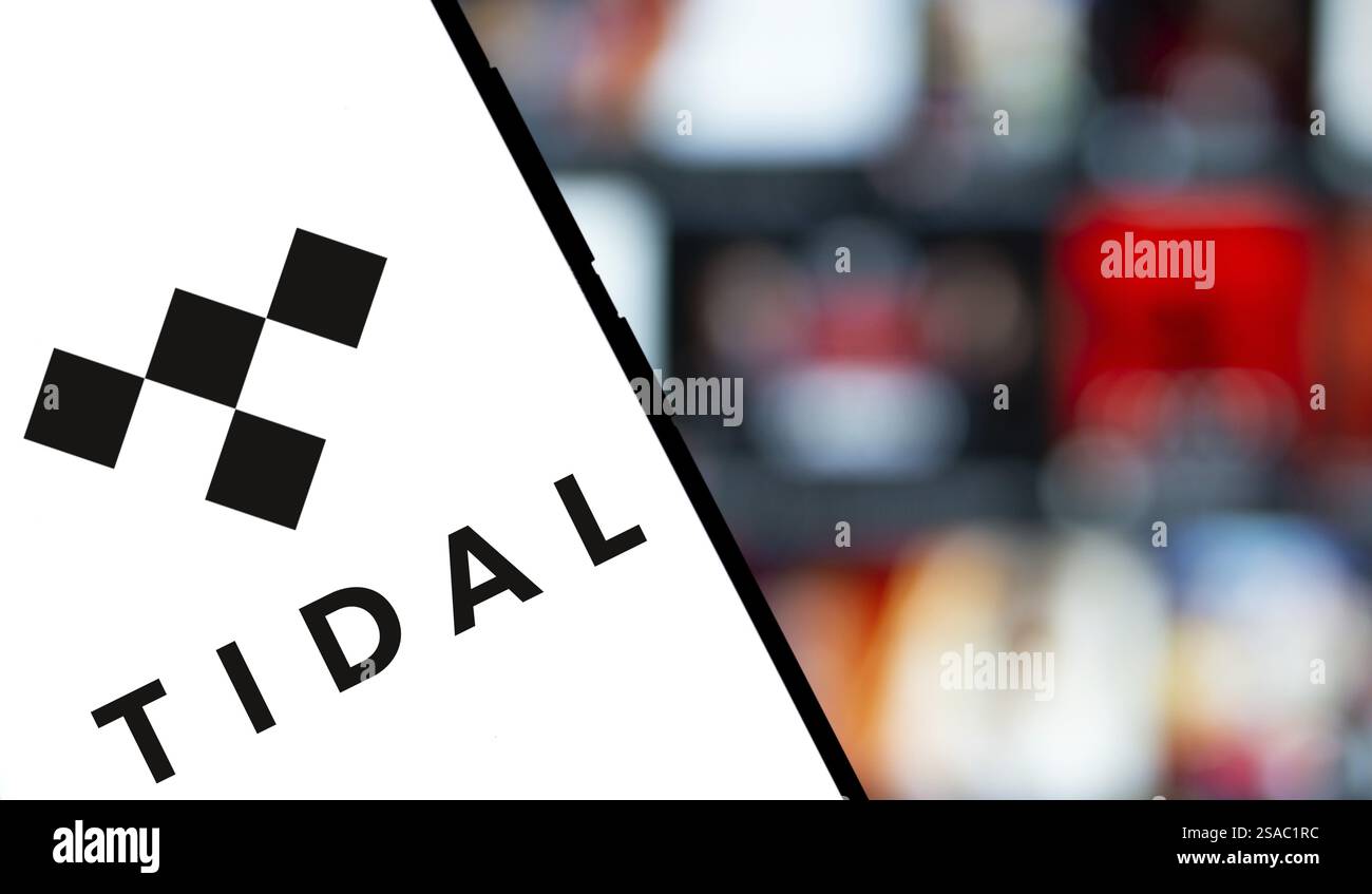 Das TIDAL-Logo wird auf dem Smartphone angezeigt. TIDAL ist ein norwegisches US-amerikanisches Musikstreaming-Unternehmen Stockfoto