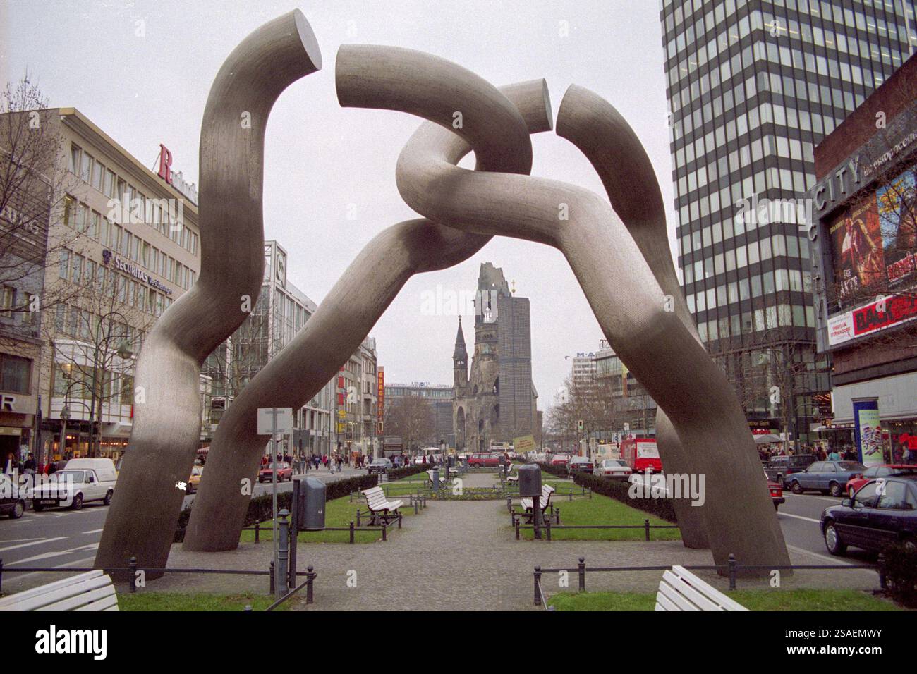 Die kaputte Kette in der Tauentzienstraße, Berlin Stockfoto