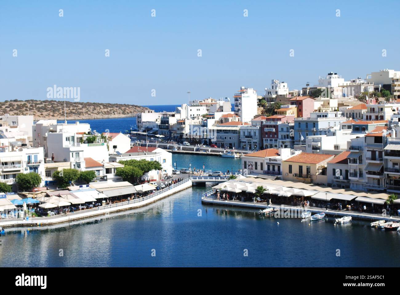 Blick auf den See Voulismeni, Agios Nikolaos, Kreta, Griechenland Stockfoto