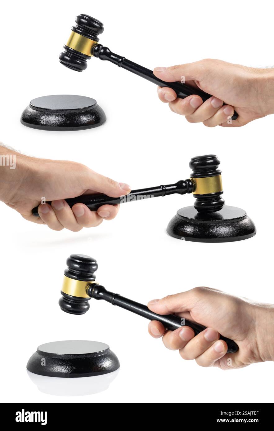 Hand halten Richter Gavel auf klingenden Block auf weißem Hintergrund. Stockfoto