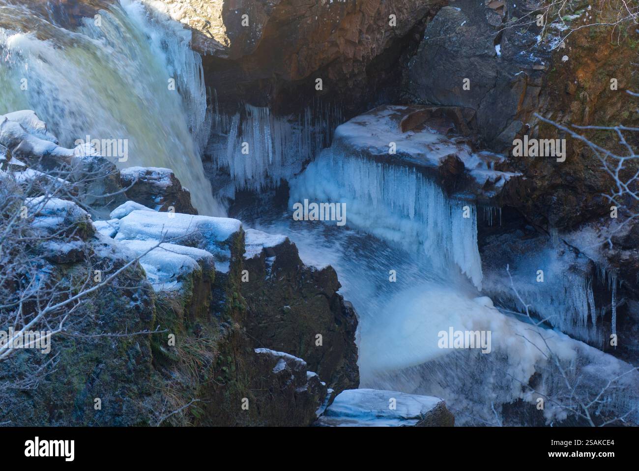Fälle des Braan im Winter, Perthshire Stockfoto