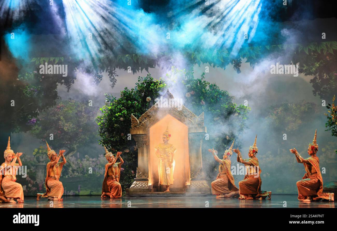 : Khon Performance im Königlichen Theater Sala Chalermkrung ist eine Show, die den Spuren seiner Majestät König Maha Vajiralongkorn Phra Vajiraklao folgt Stockfoto