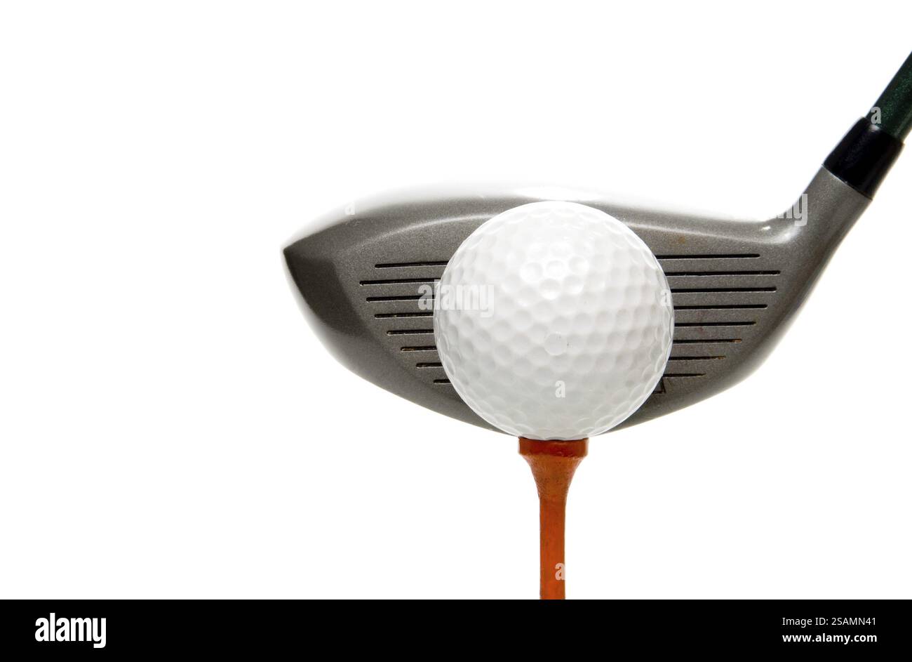 Ein Fahrer, kurz bevor er einen Golfball trifft Stockfoto