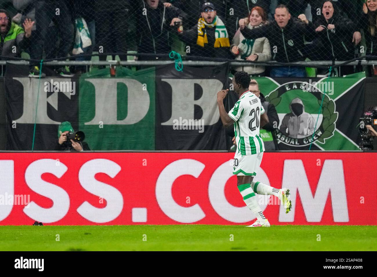 Budapest, Ungarn. 30. Januar 2025. BUDAPEST, UNGARN - JANUAR 30: Adama Traoré aus Ferencváros feiert, nachdem er sein Team beim Spiel der UEFA Europa League zwischen Ferencvaros und AZ Alkmaar am 30. Januar 2025 im Ferencvaros Stadion in Budapest das zweite Tor erzielte. (Foto von Ed van de Pol/Orange Pictures) Credit: Orange Pics BV/Alamy Live News Stockfoto
