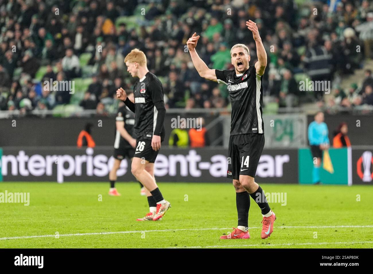 Budapest, Ungarn. 30. Januar 2025. BUDAPEST, UNGARN - JANUAR 30: Kristijan Belic von AZ ruft während des Spiels der UEFA Europa League zwischen Ferencvaros und AZ Alkmaar im Ferencvaros Stadion am 30. Januar 2025 in Budapest. (Foto von Ed van de Pol/Orange Pictures) Credit: Orange Pics BV/Alamy Live News Stockfoto
