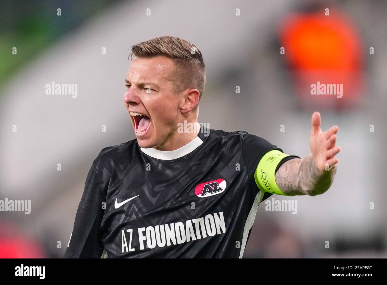 Budapest, Ungarn. 30. Januar 2025. BUDAPEST, UNGARN - JANUAR 30: Jordy Clasie von AZ ruft während des Spiels der UEFA Europa League zwischen Ferencvaros und AZ Alkmaar im Ferencvaros Stadion am 30. Januar 2025 in Budapest. (Foto von Ed van de Pol/Orange Pictures) Credit: Orange Pics BV/Alamy Live News Stockfoto