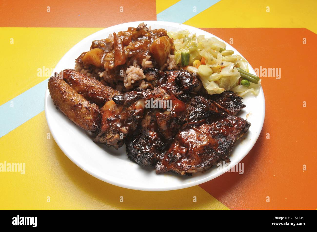 Authentische, köstliche karibische Küche, bekannt als Jerk Chicken Stockfoto