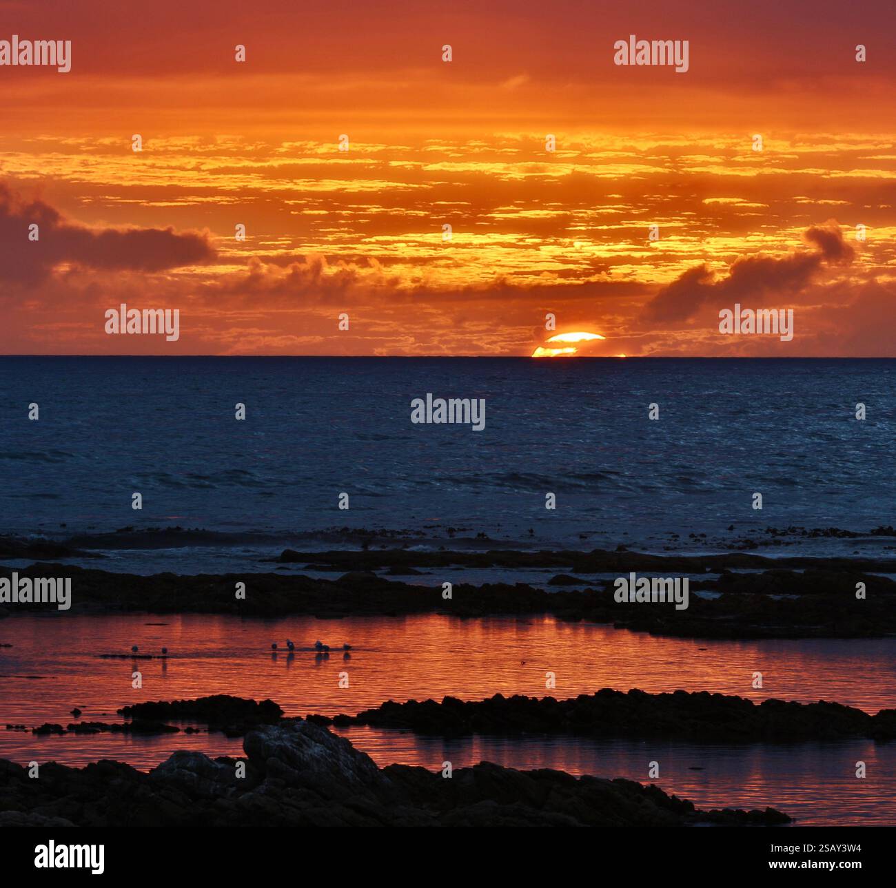 Sonnenuntergang über der Westküste Südafrikas Stockfoto