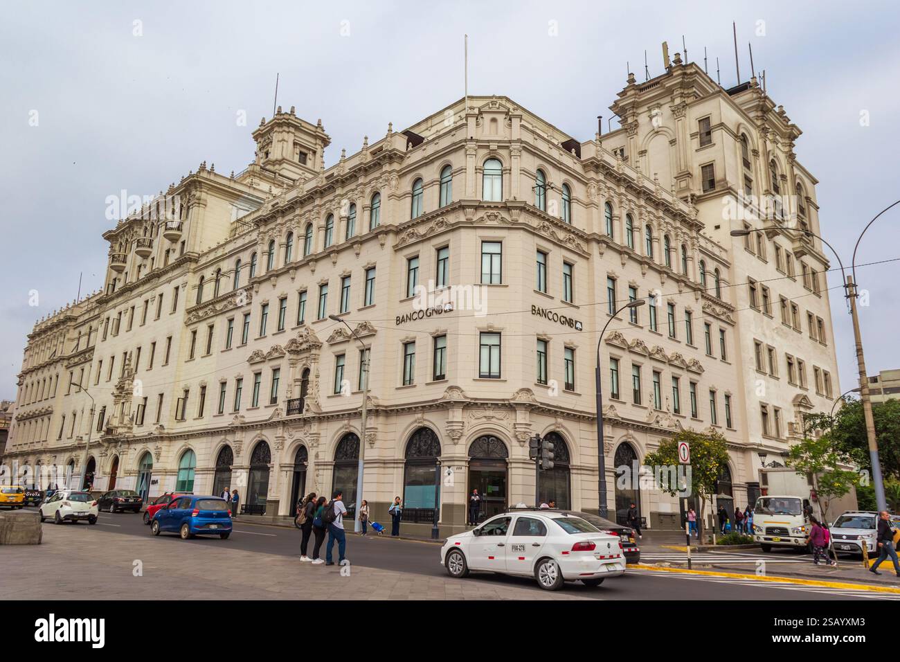 GNB Bank am San Martin Square - Lima, Peru Stockfoto