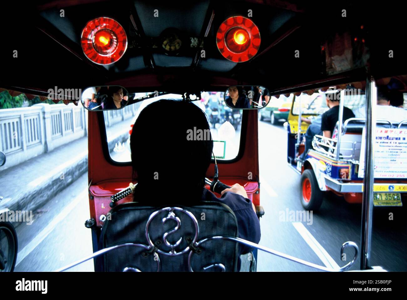 Bangkok, Thailand - 01 Okt 2020 - TukTuk Roller auf den Straßen zwischen Bangkok und Chang Mai - Thailand Stockfoto