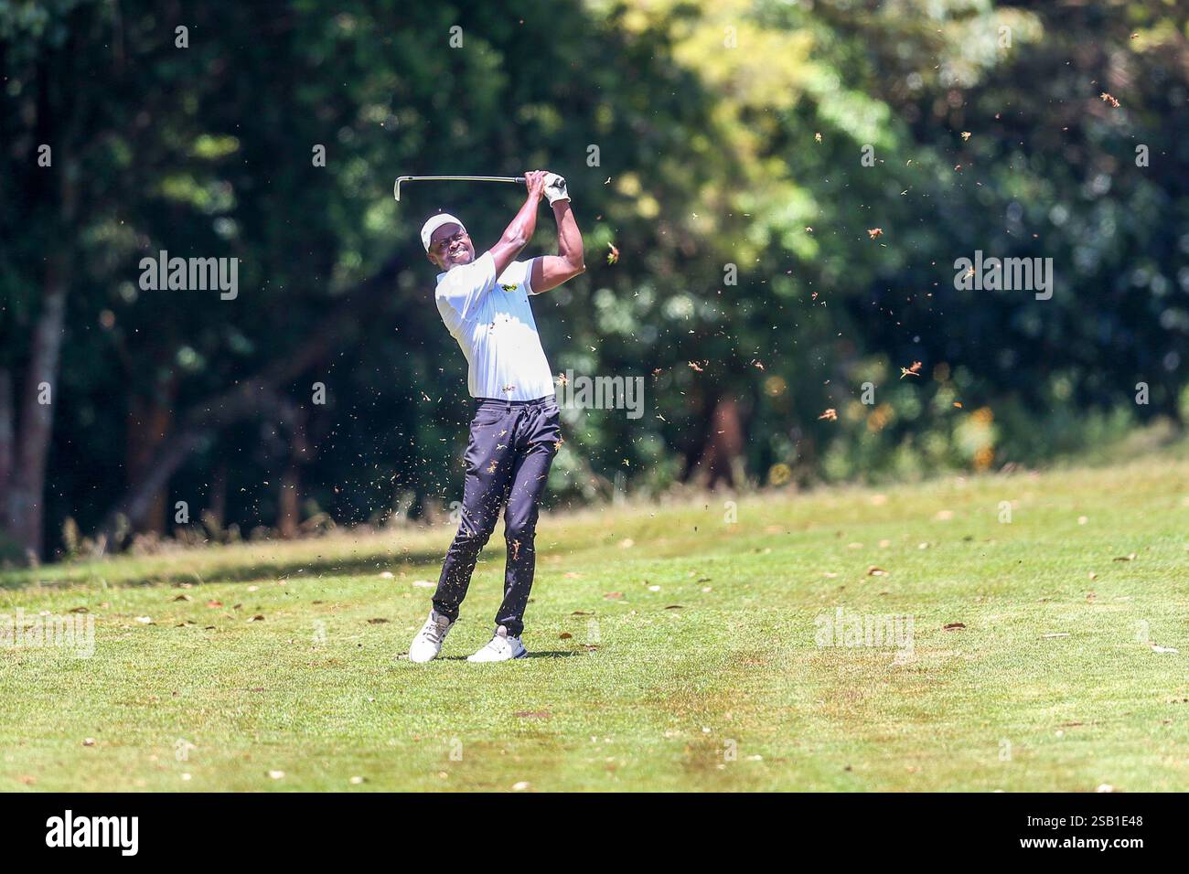 NAIROBI, KENIA, Chip, 18. Loch Bunker, Loch, Bunker, 9uBet Magical Kenya Open, kenya Open, Qualifikation, Sigona Golf Club, Chris Omollo, Shengolpixs Stockfoto