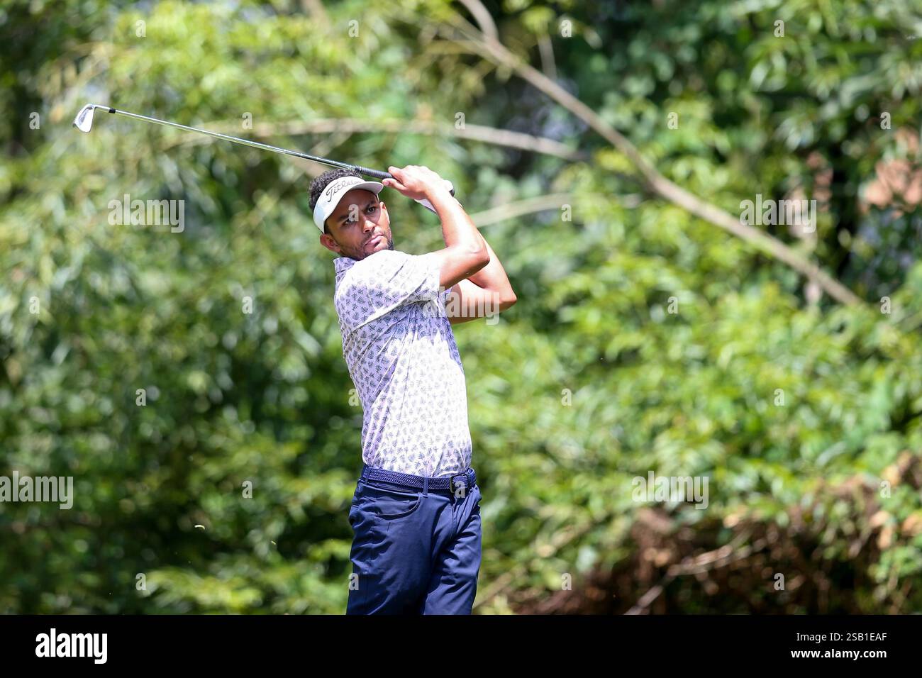 NAIROBI, KENIA, Chip, 18. Loch Bunker, Loch, Bunker, 9uBet Magical Kenya Open, kenya Open, Qualifikation, Sigona Golf Club, Chris Omollo, Shengolpixs Stockfoto