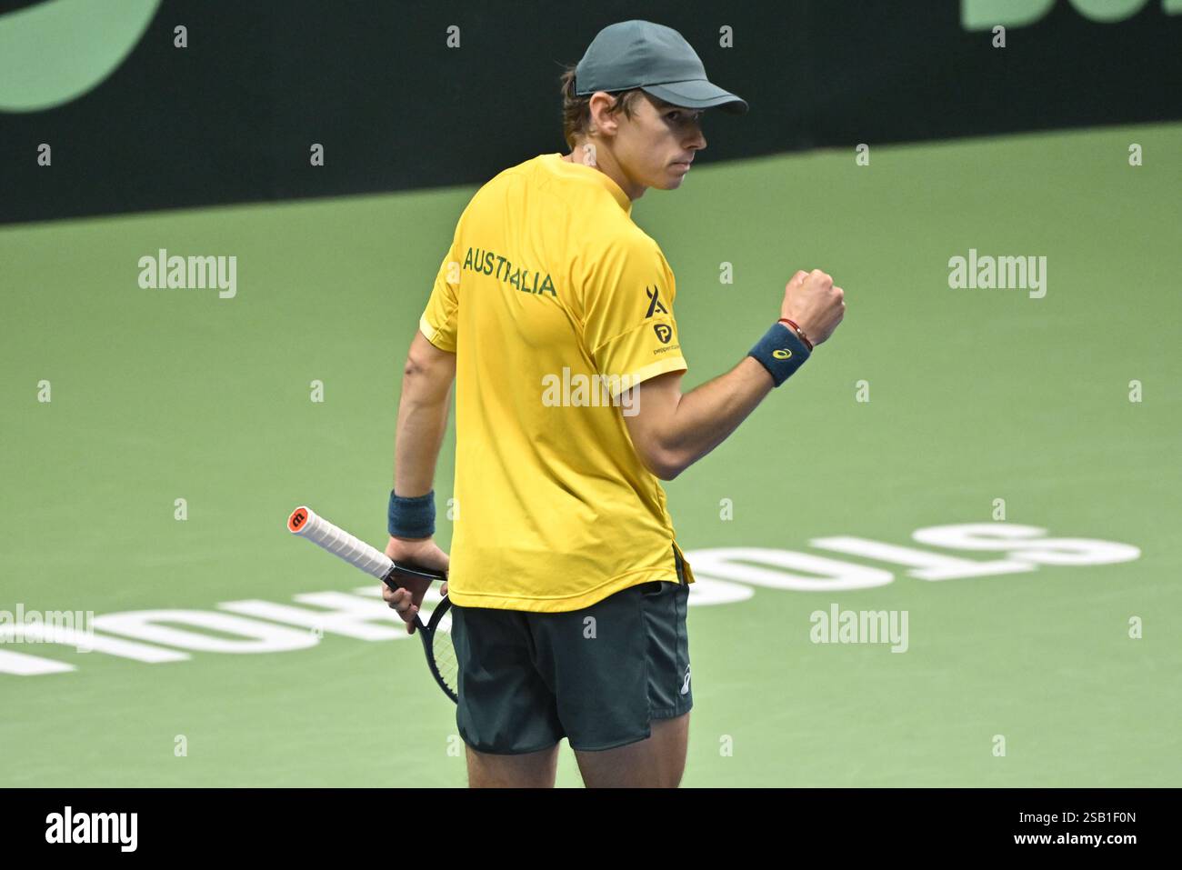 Stockholm, Schweden. Januar 31, 2025. Alex de Minaur gewann das erste Tennisspiel gegen den schwedischen Mikael Ymer im Davis Cup Spiel zwischen Schweden und Australien, das am 31. Januar 2025 in der Royal Tennis Hall in Stockholm ausgetragen wurde. Foto: Jonas Ekströmer/TT/Code 10030 Credit: TT News Agency/Alamy Live News Stockfoto