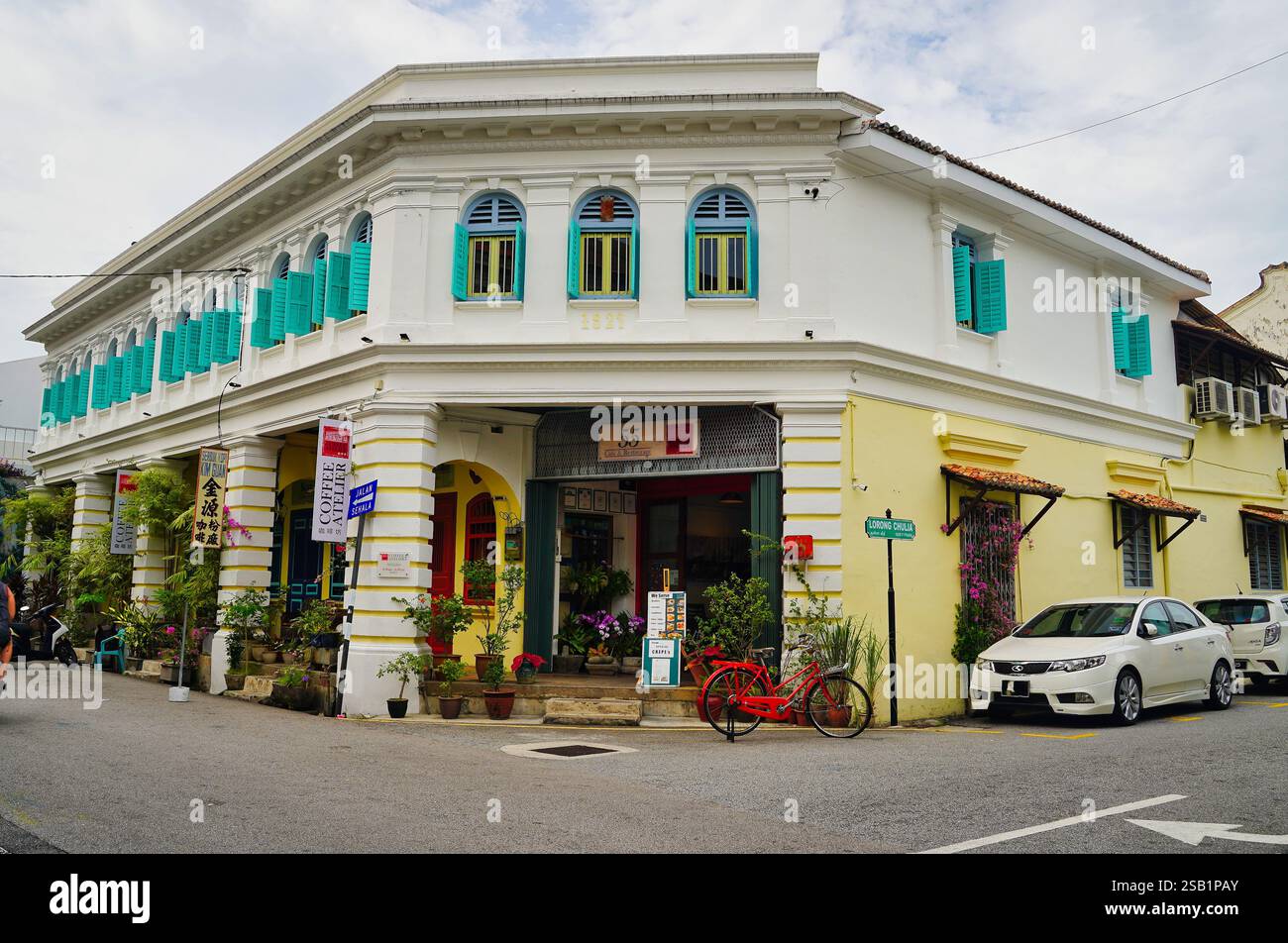 Blick auf das historische Coffee Atelier Boutique-Hotel, das 1927 an der Stewart Lane, George Town, Penang, Malaysia erbaut wurde Stockfoto