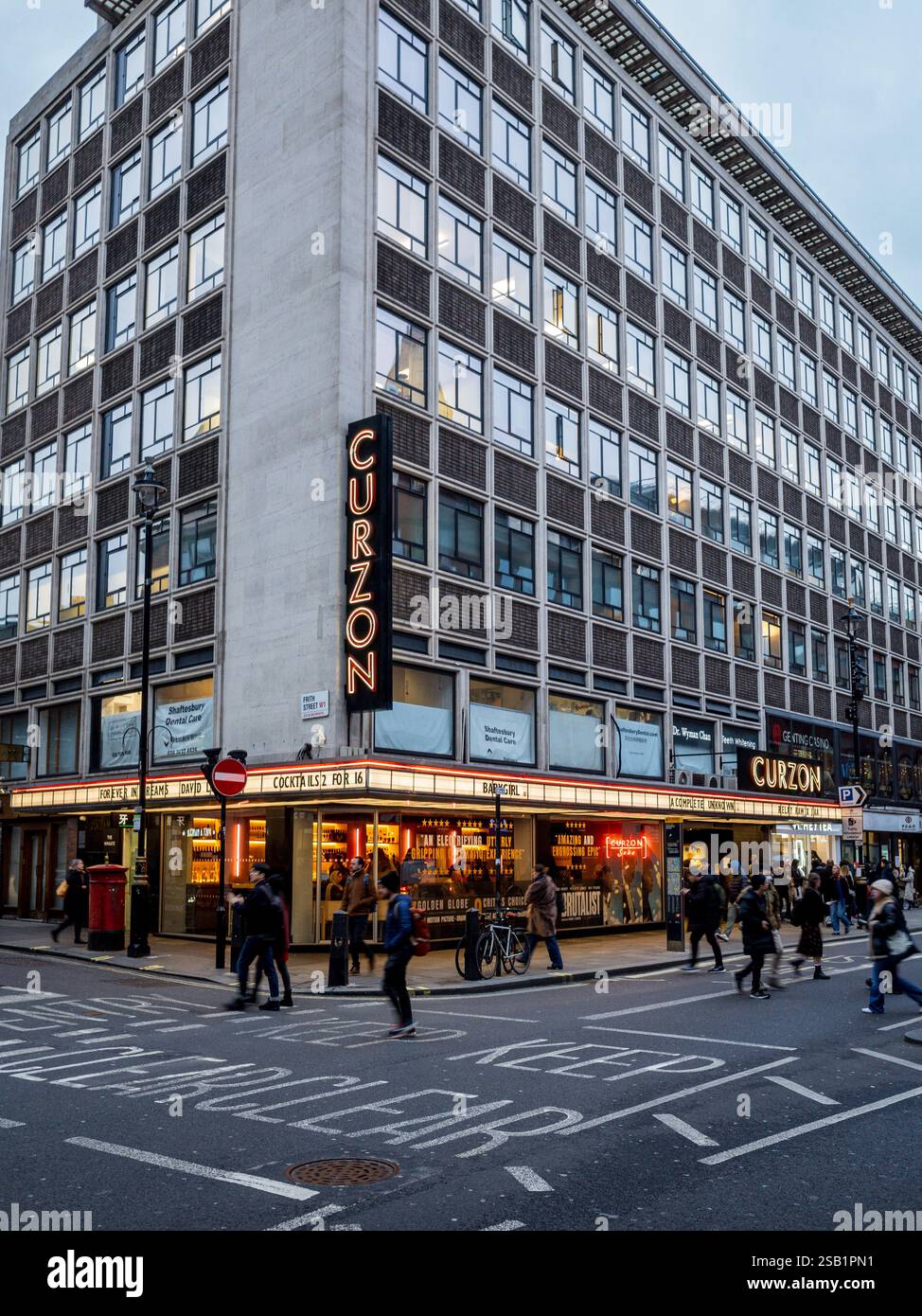 Curzon Soho Kino auf Shaftsbury Avenue in Londons West End. 1959 Als die Columbia eröffnet. Stockfoto