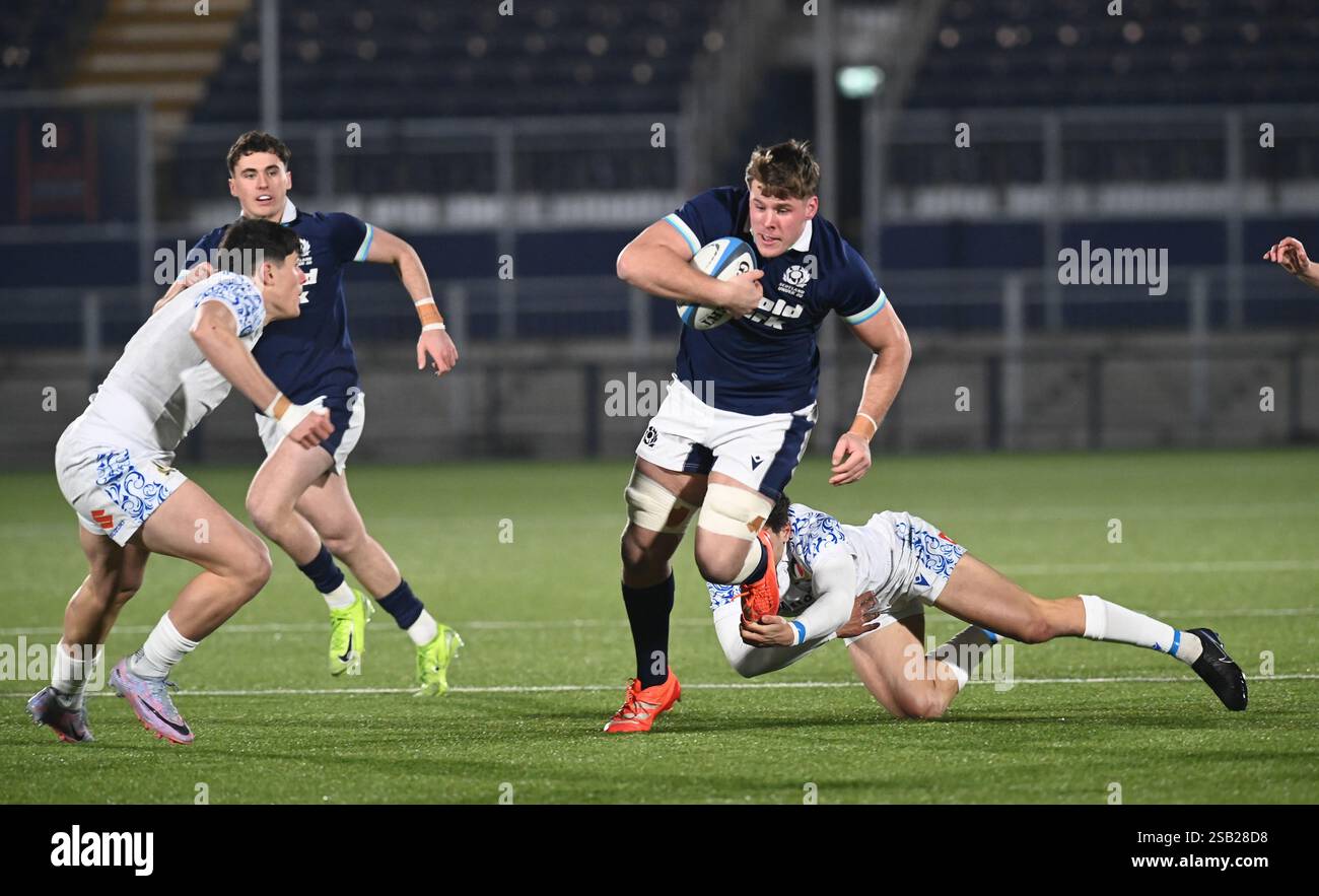 Hive Stadium Edinburgh. Schottland, Großbritannien. Januar 31, 2025. Six Nations Championship Match Schottland U20 gegen Italien U20 EX Schottland Spieler Kenny Logan Sohn Reuben Logan auf einem Rennen für Schottland Credit: eric mccowat/Alamy Live News Stockfoto
