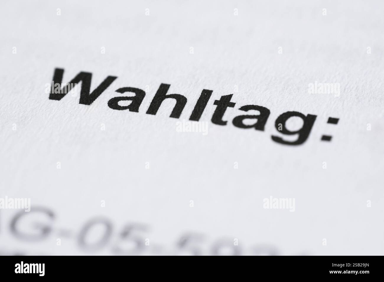 Wahlbenachrichtigung für die Bundestagswahl 2025 in Deutschland. Wahltag am 23. Februar Neuwahlen nach Misstrauensvotum. Stockfoto