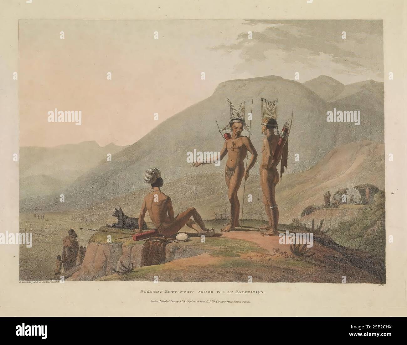 Afrika, Landschaft und Tiere, London, 1804-05, Afrika, Süd, Natur, Geschichte, die Szene zeigt eine Gruppe indigener Individuen, die sich in einem Moment des Diskurses in einer bergigen Landschaft engagieren. Zwei Figuren stehen gut sichtbar, verziert mit traditioneller Kleidung und dekorativen Elementen, darunter Kopfbedeckung und Karosseriefarbe. Eine Figur hält einen Speer, während die andere Geste zu geben scheint, um Wissen zu teilen oder Geschichten zu erzählen. Im Hintergrund sind mehr Figuren zu sehen, einige interagieren mit ihrer Umgebung, während andere in der Ferne gesehen werden, was auf eine Kommunikation hindeutet Stockfoto