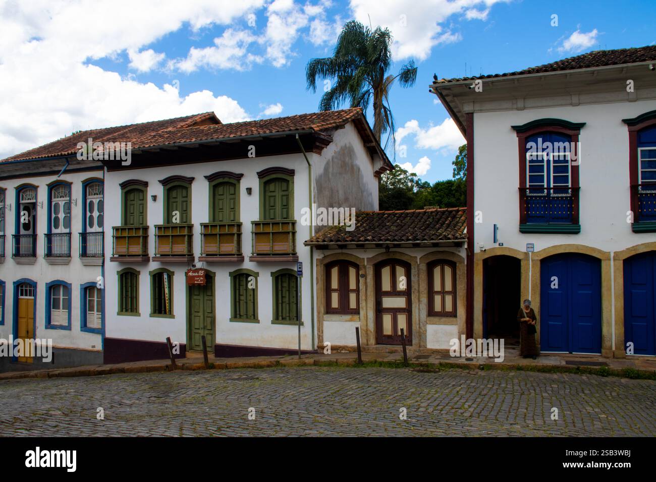 Farbenfrohe Fassaden in Ouro preto, Minas Gerais, die koloniale Architektur zeigen Stockfoto